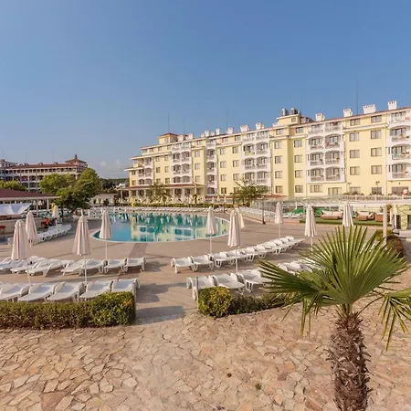 Serenity Bay מלון 4*