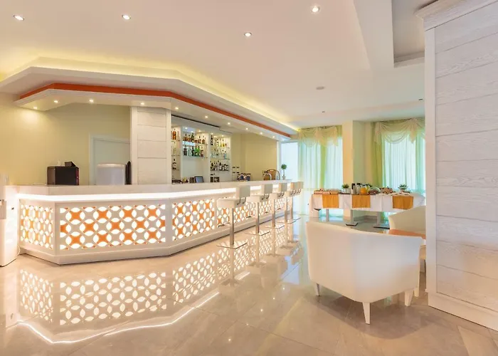 Отель серенити бей Царёво